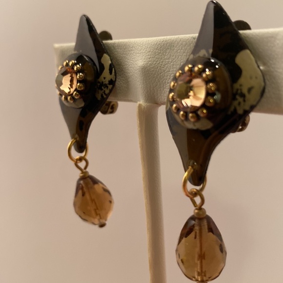 MAM Vintage Clip On Earrings - Picture 2 of 4